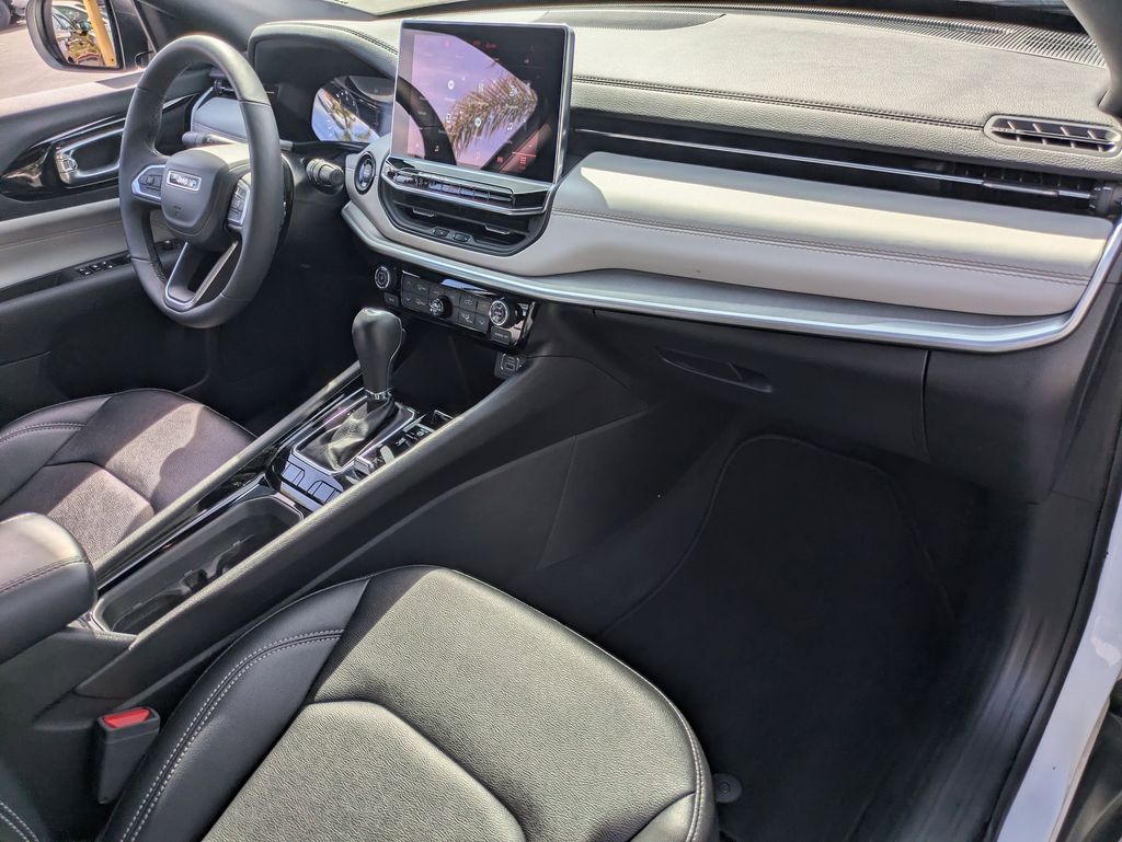 Thumbnail: 2025 Jeep Compass - 29