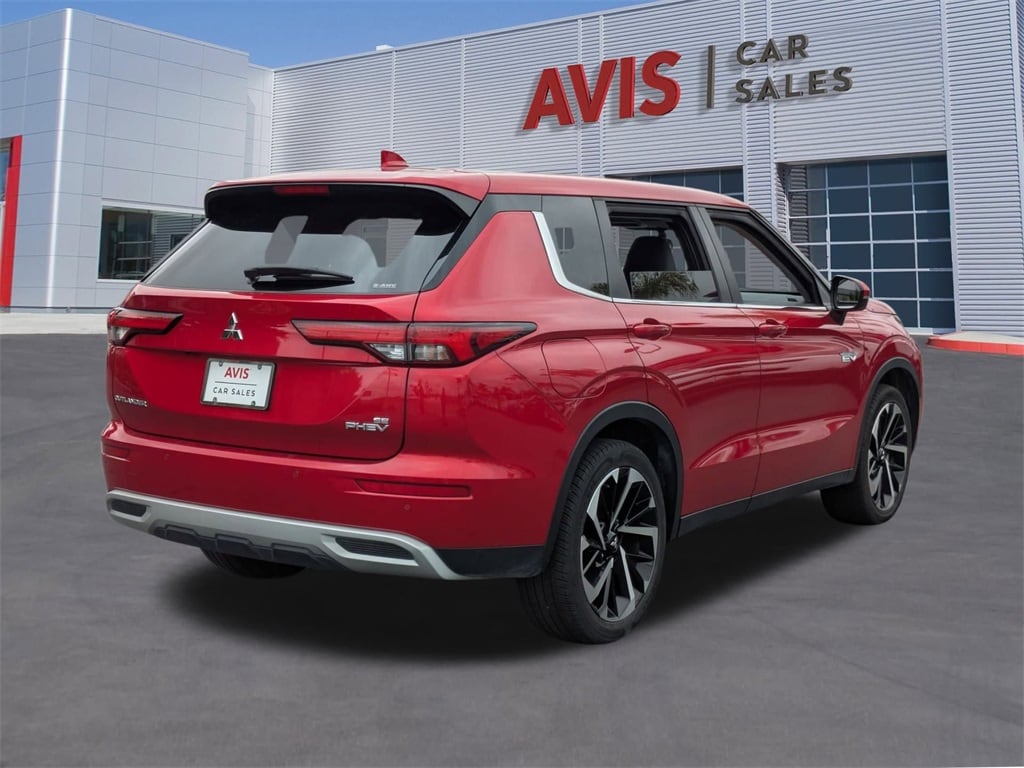 Thumbnail: 2023 Mitsubishi Outlander - 6