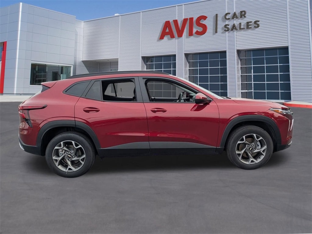 Thumbnail: 2025 Chevrolet Trax - 5