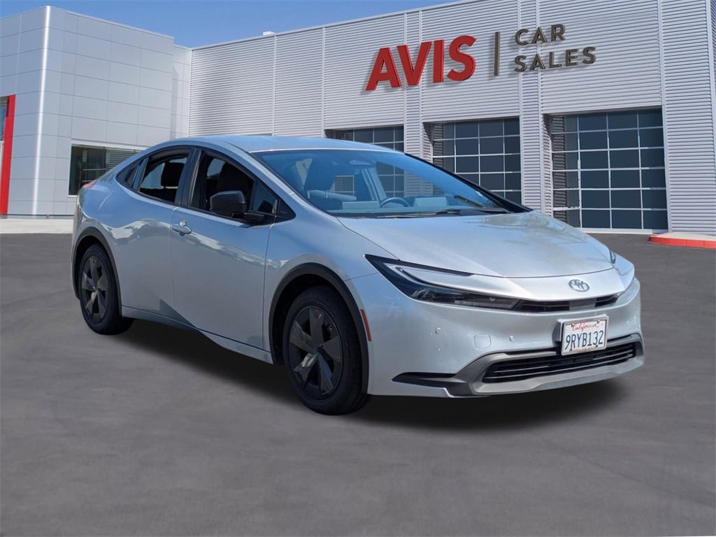 Thumbnail: 2025 Toyota Prius - 3