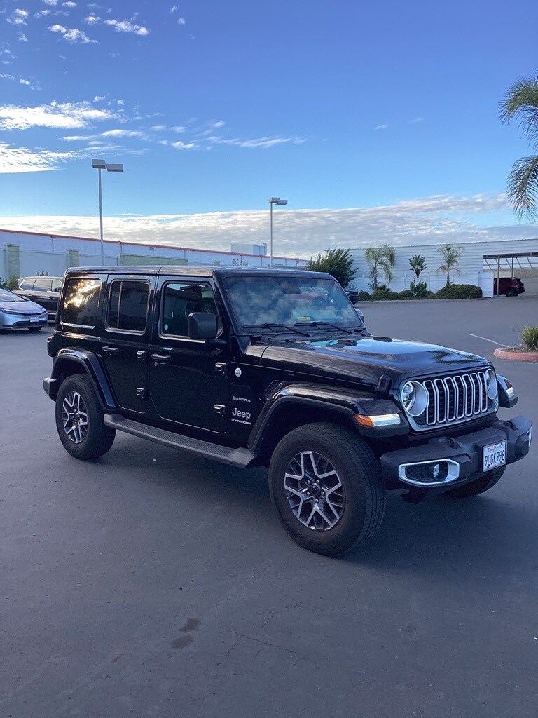 2024 Jeep Wrangler Sahara photo 3