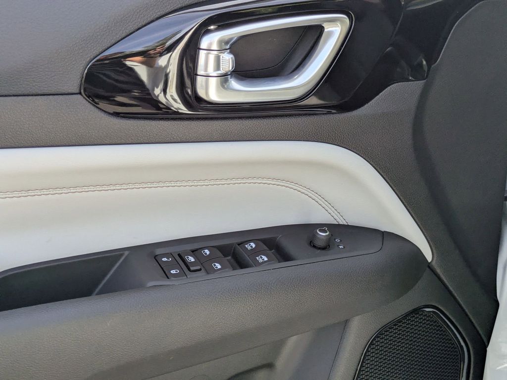 Thumbnail: 2025 Jeep Compass - 16