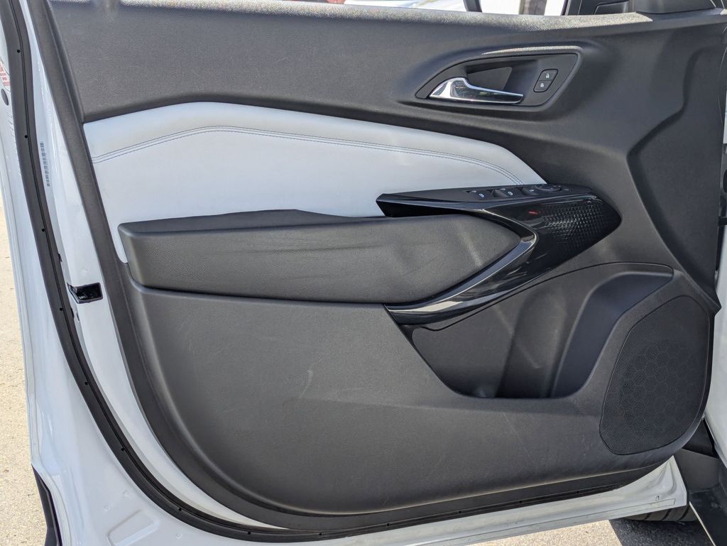 Thumbnail: 2025 Chevrolet Trax - 11