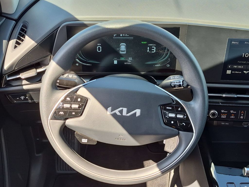 Thumbnail: 2025 Kia Niro - 23