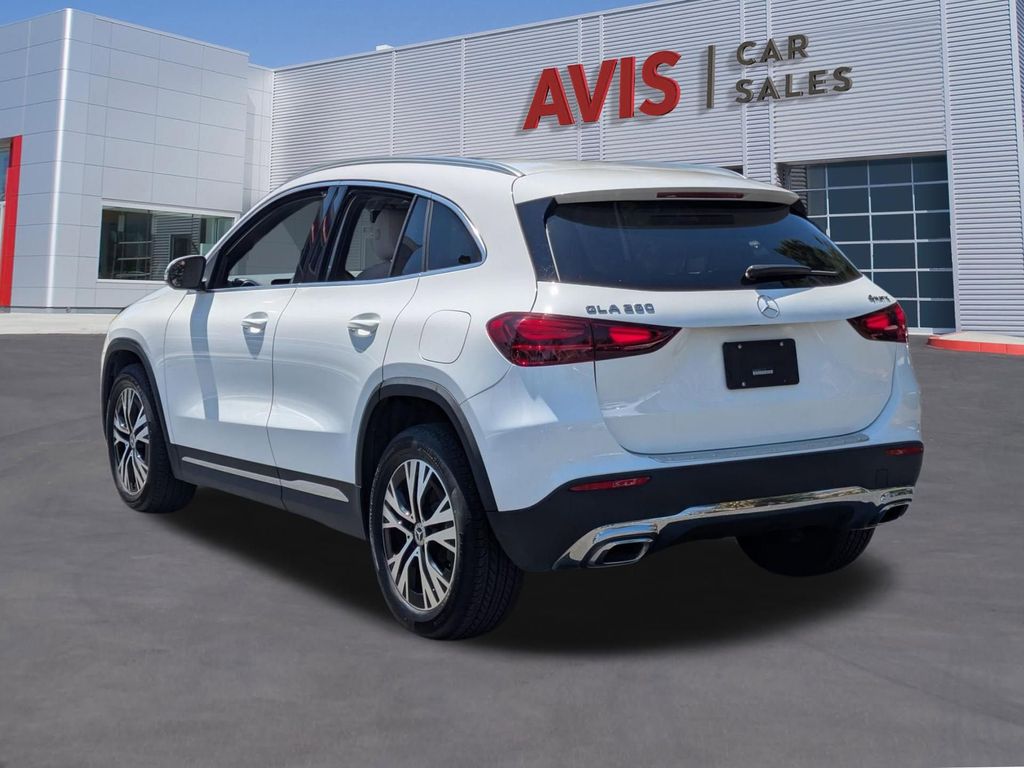 Thumbnail: 2025 Mercedes-Benz GLA - 9