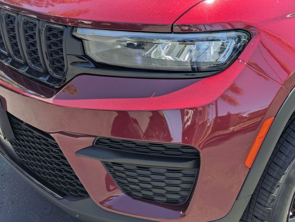 Thumbnail: 2025 Jeep Grand Cherokee - 11