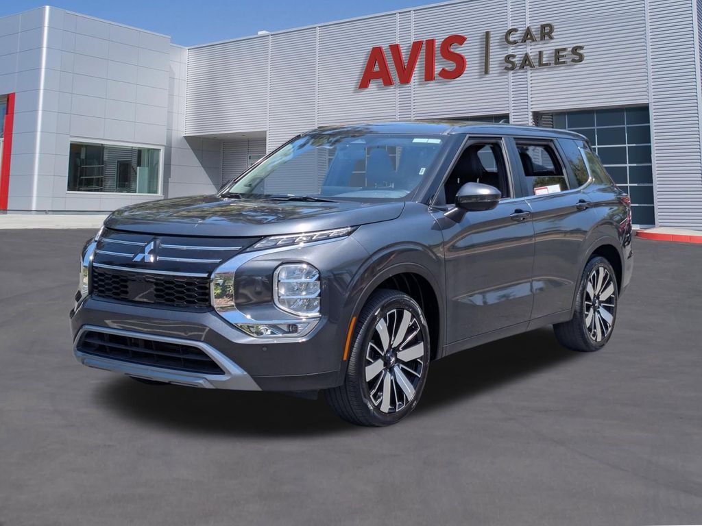 2025 Mitsubishi Outlander SE S-AWC's photo