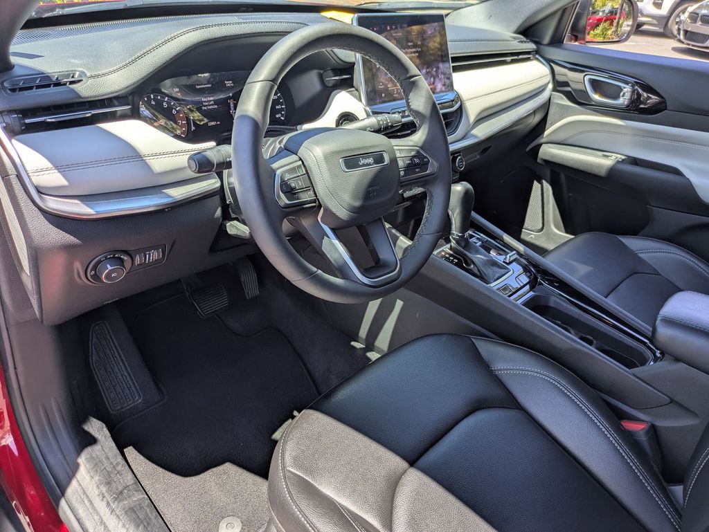 Thumbnail: 2025 Jeep Compass - 17