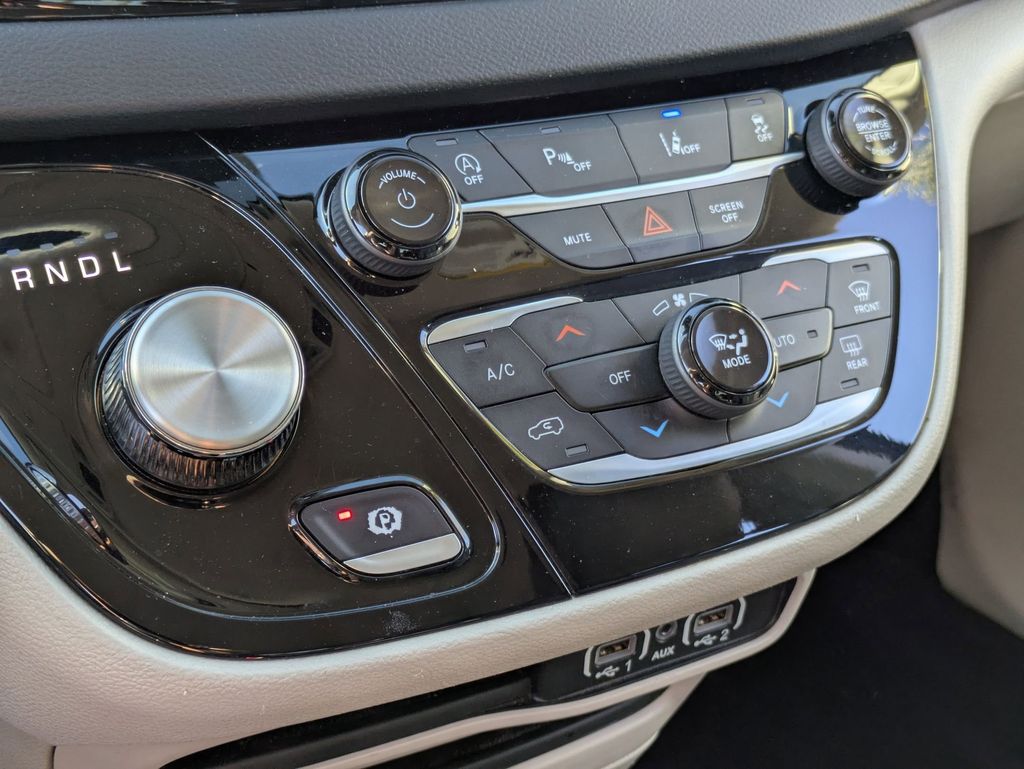 Thumbnail: 2023 Chrysler Pacifica - 22