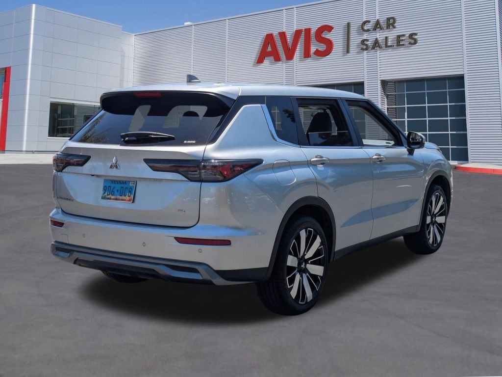 Thumbnail: 2025 Mitsubishi Outlander - 6