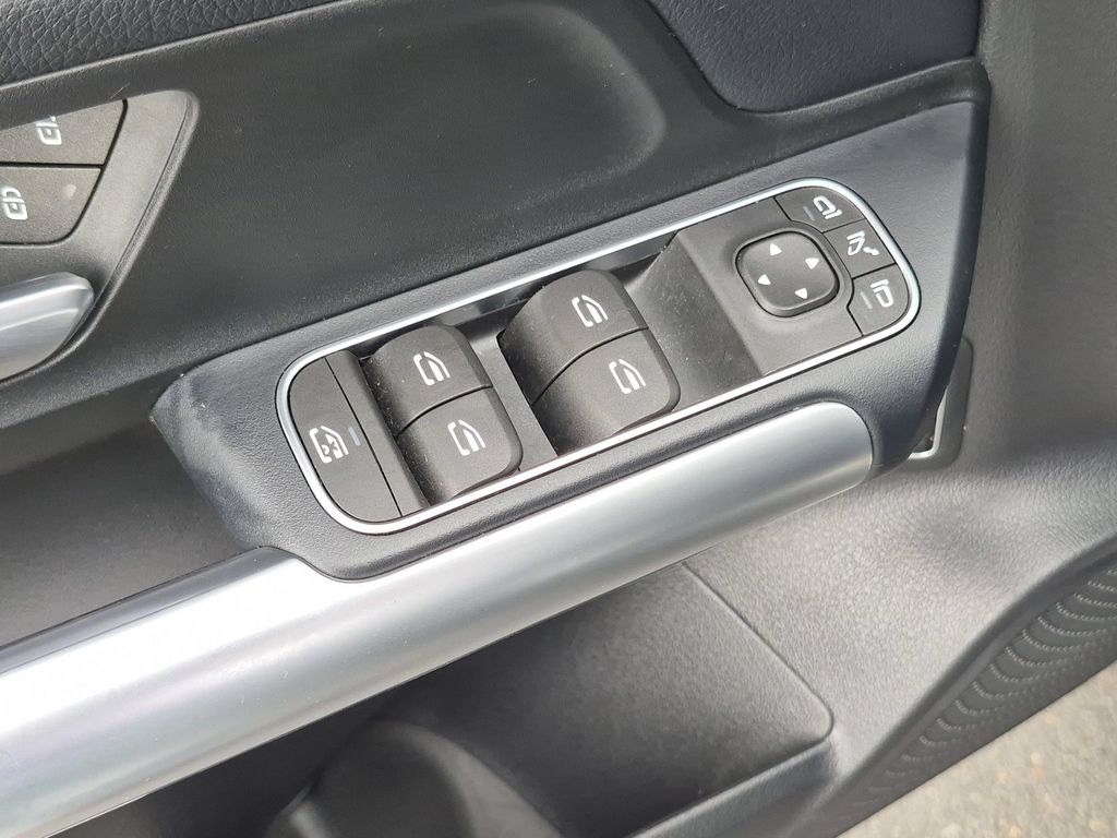 2025 Mercedes-Benz GLA GLA250 - Photo 13