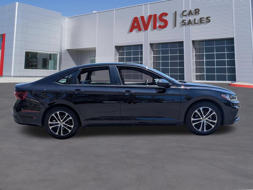 Thumbnail: 2025 Volkswagen Jetta - 5