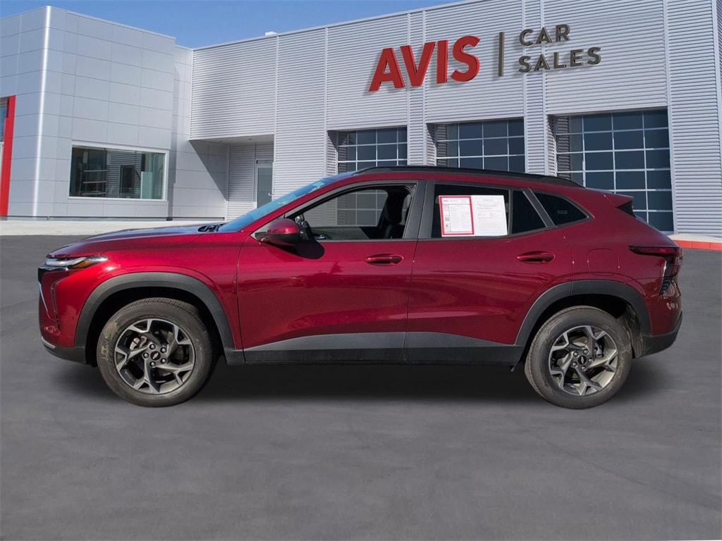 Thumbnail: 2025 Chevrolet Trax - 10