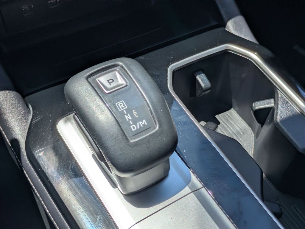 Thumbnail: 2025 Mitsubishi Outlander - 24