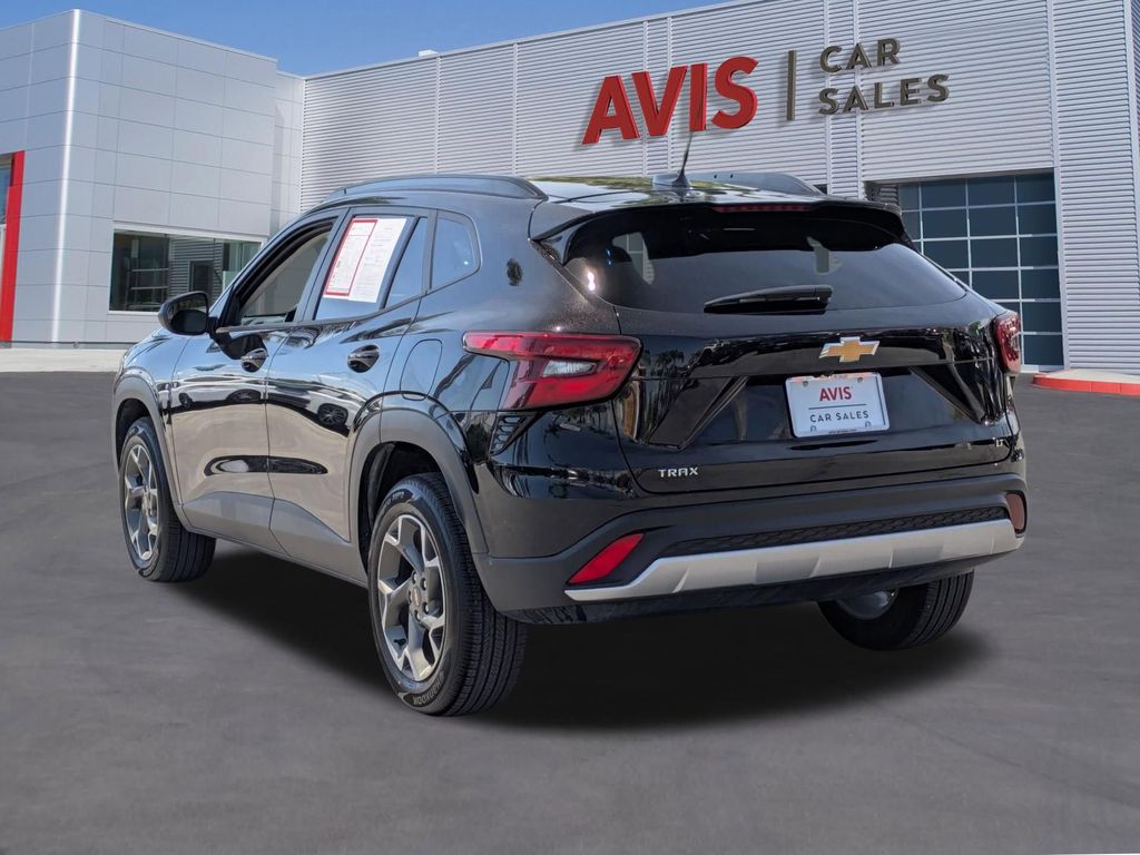Thumbnail: 2025 Chevrolet Trax - 9