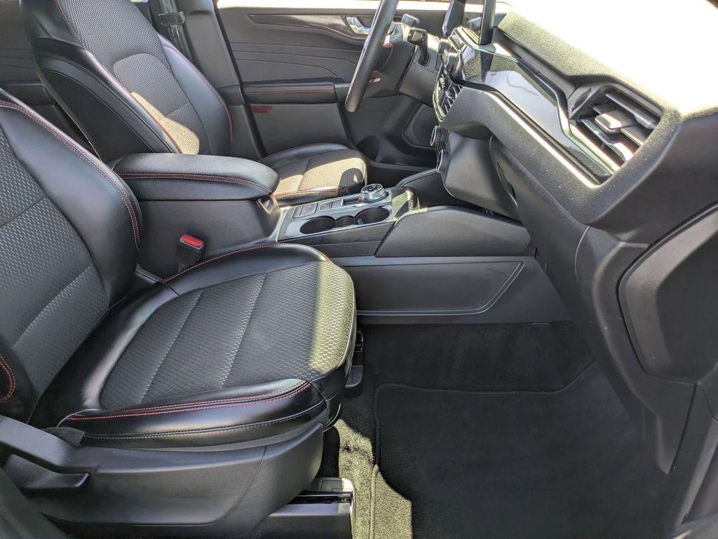 Thumbnail: 2025 Ford Escape - 29