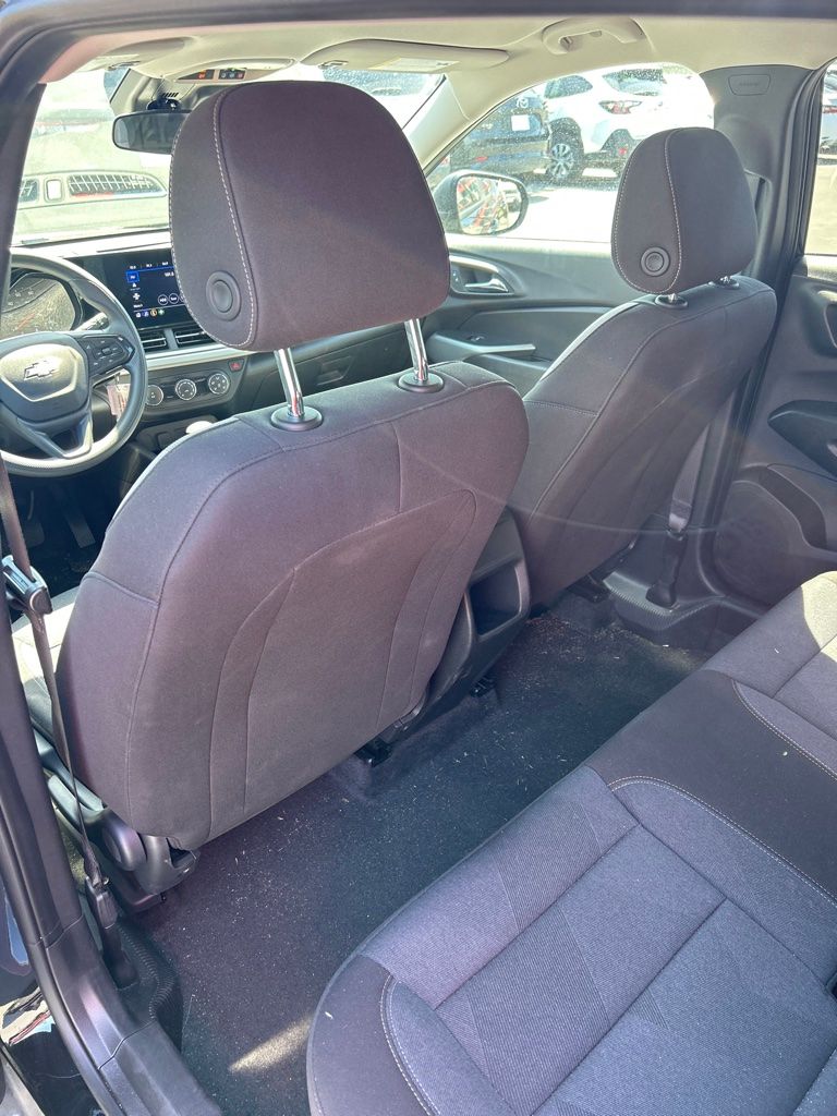 Thumbnail: 2025 Chevrolet Trax - 11