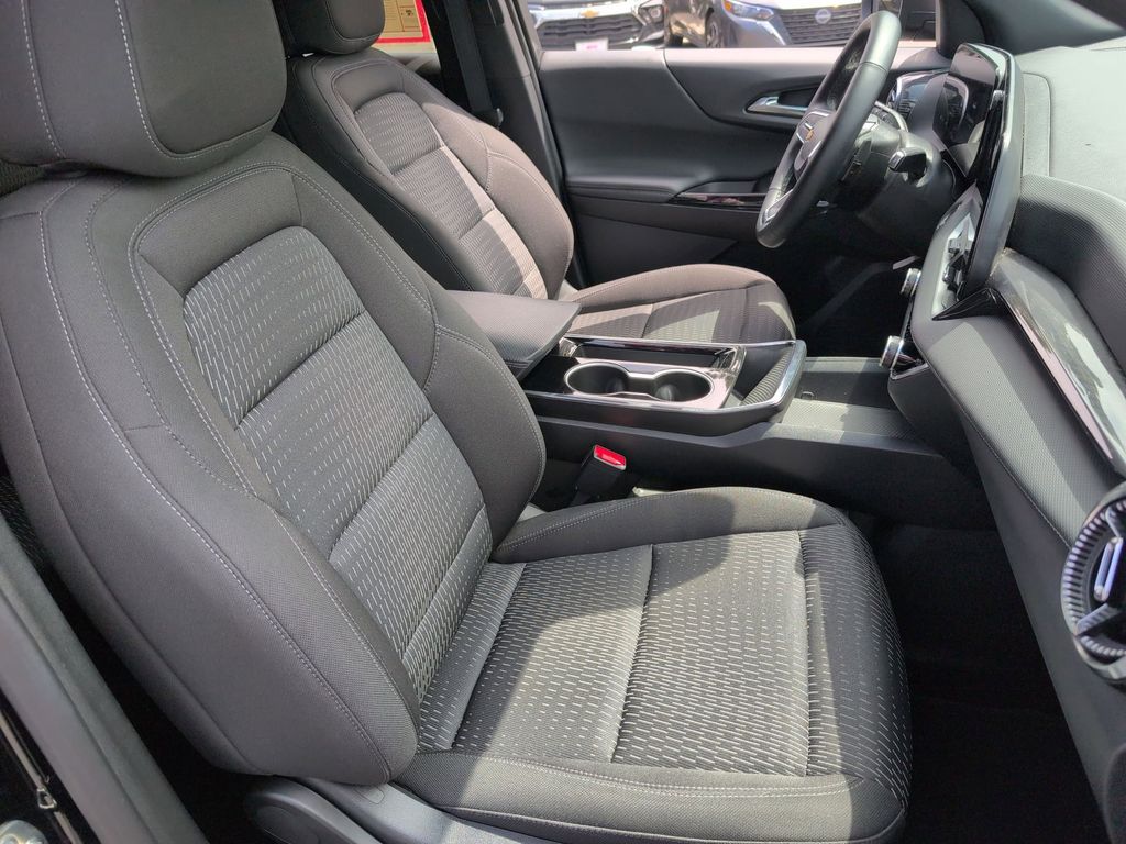 Thumbnail: 2025 Chevrolet Equinox - 31