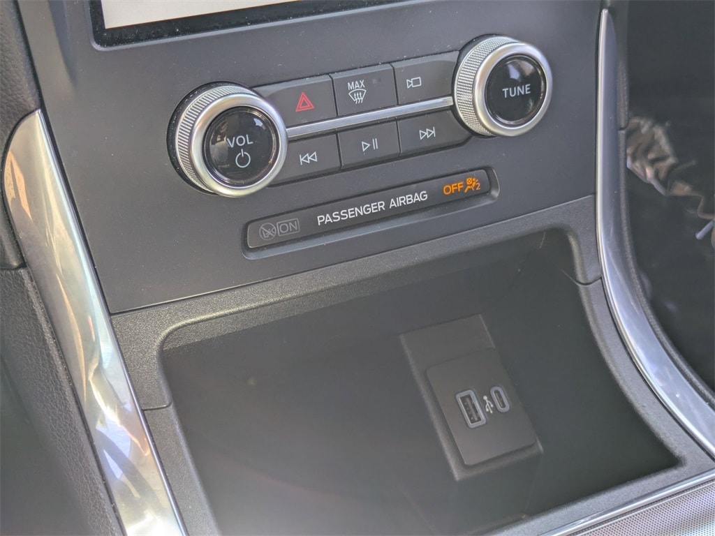Thumbnail: 2024 Ford Edge - 22