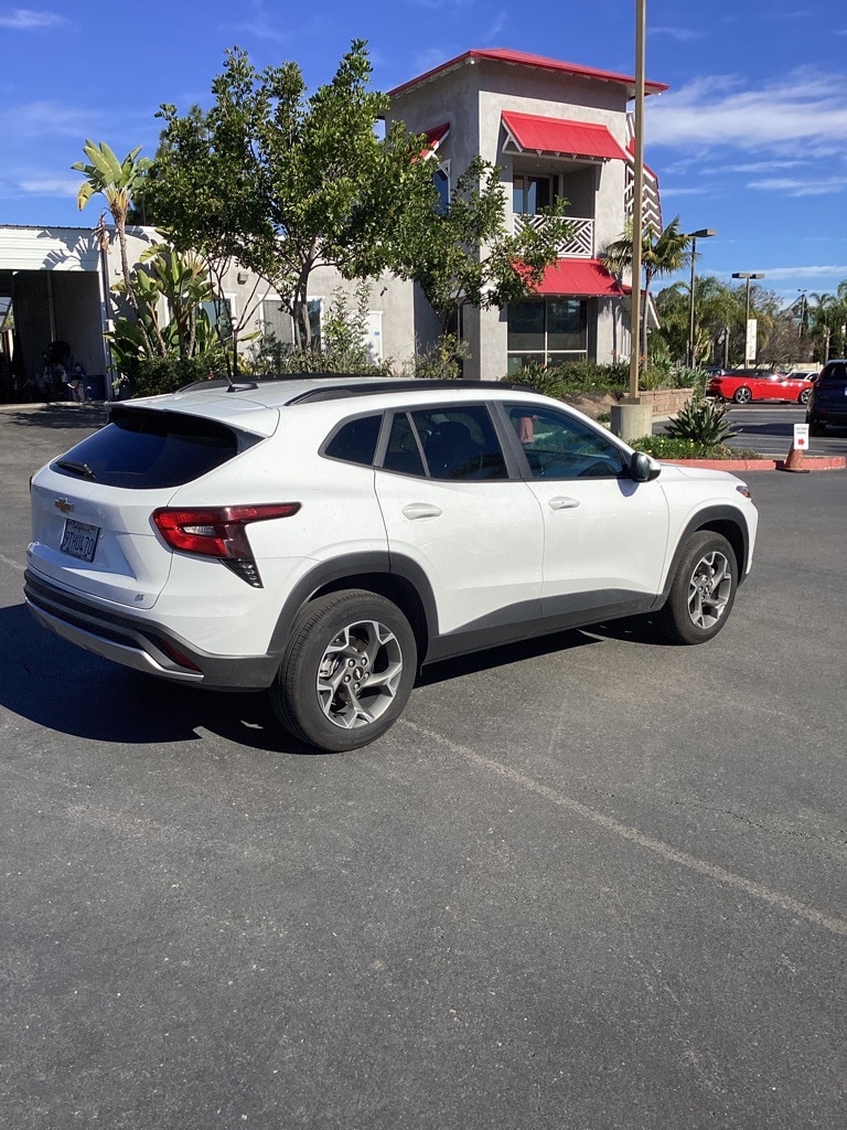 Thumbnail: 2025 Chevrolet Trax - 1