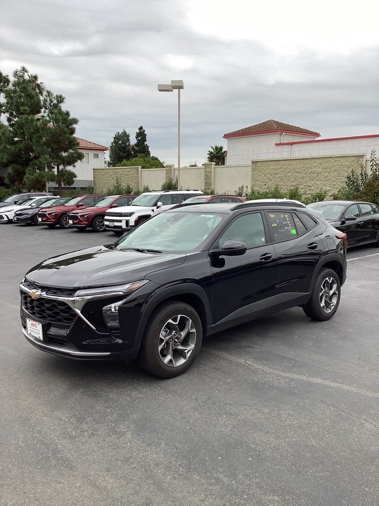 2025 Chevrolet Trax LT's photo