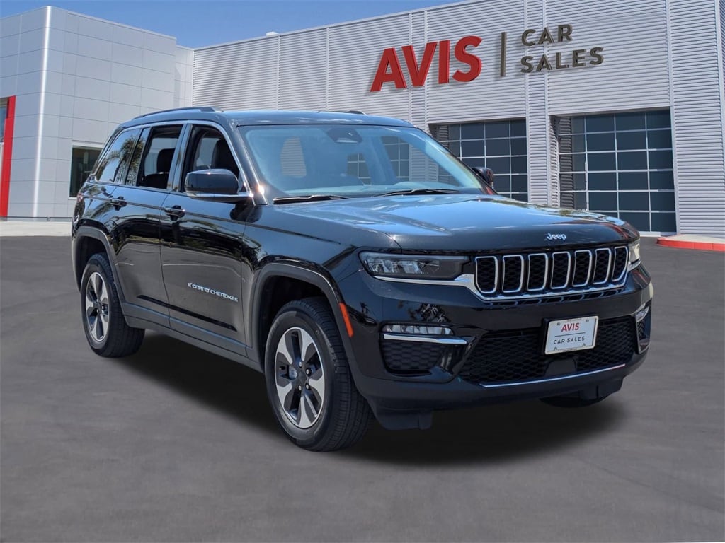 Thumbnail: 2023 Jeep Grand Cherokee - 3