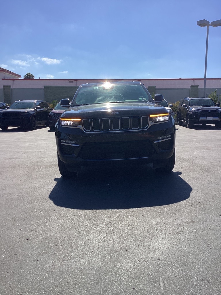 Thumbnail: 2023 Jeep Grand Cherokee - 8