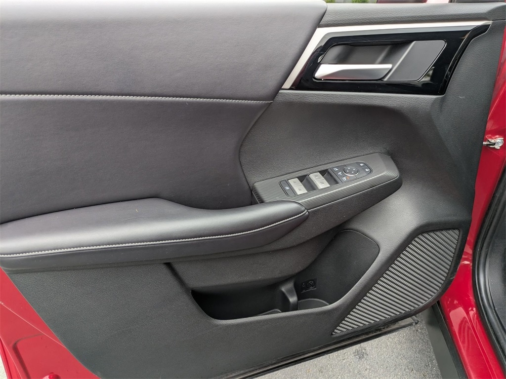 Thumbnail: 2023 Mitsubishi Outlander - 14