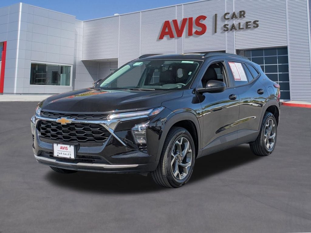 Thumbnail: 2025 Chevrolet Trax - 1
