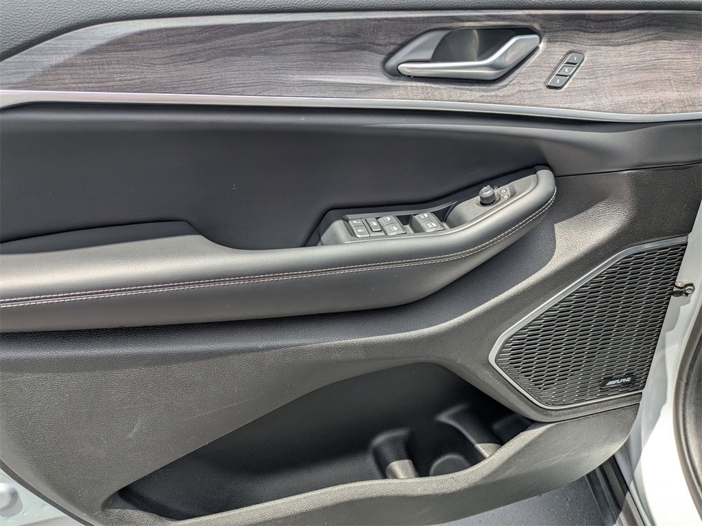 2023 Jeep Grand Cherokee 4xe 14