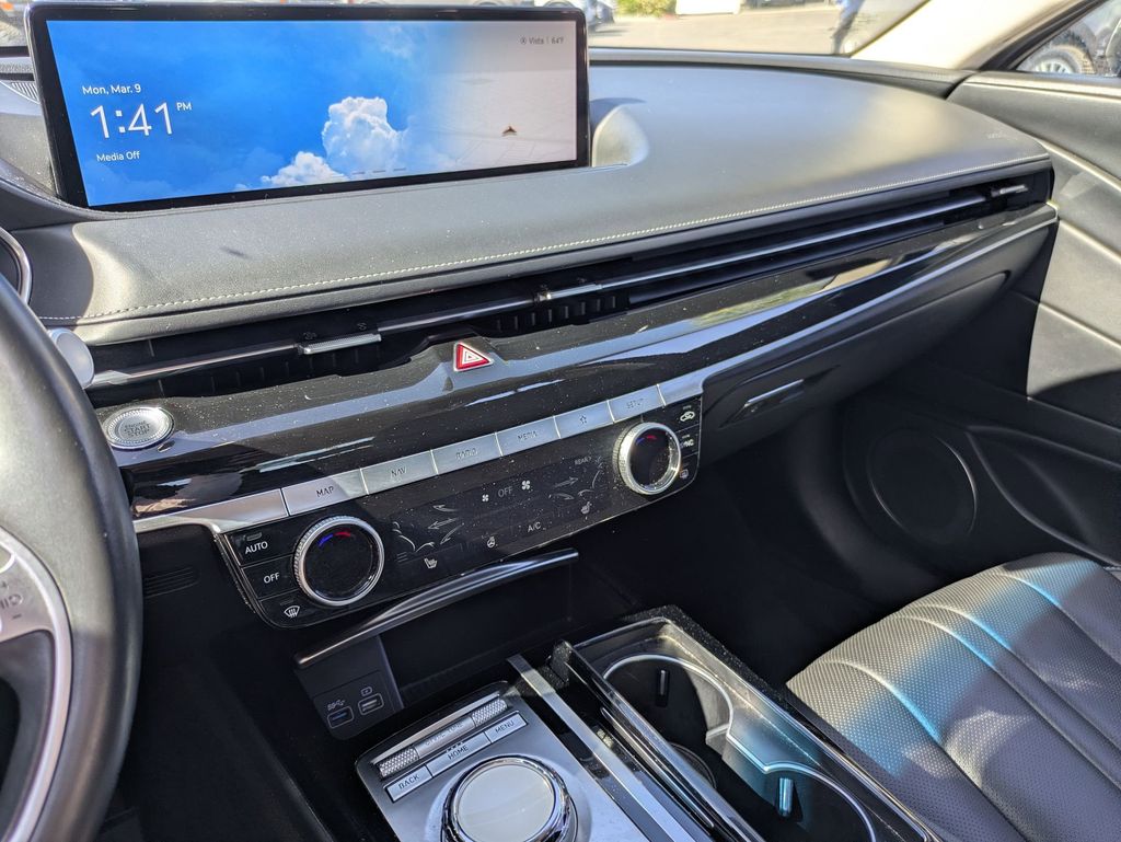 Thumbnail: 2023 Genesis G80 - 20