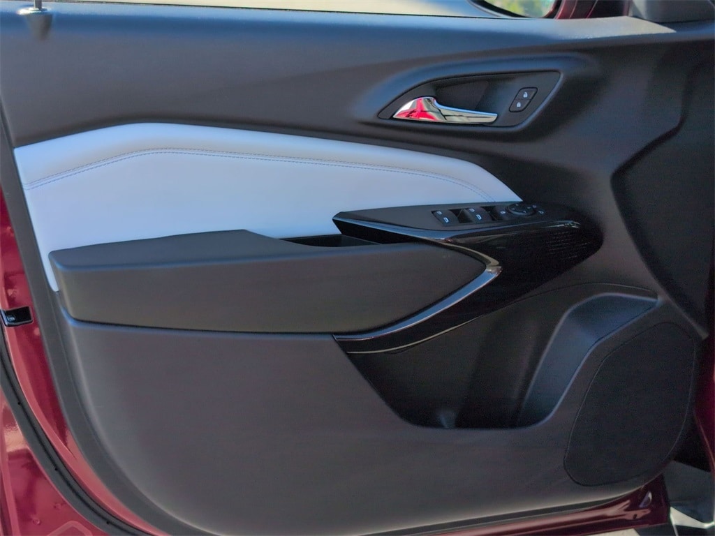 Thumbnail: 2025 Chevrolet Trax - 17