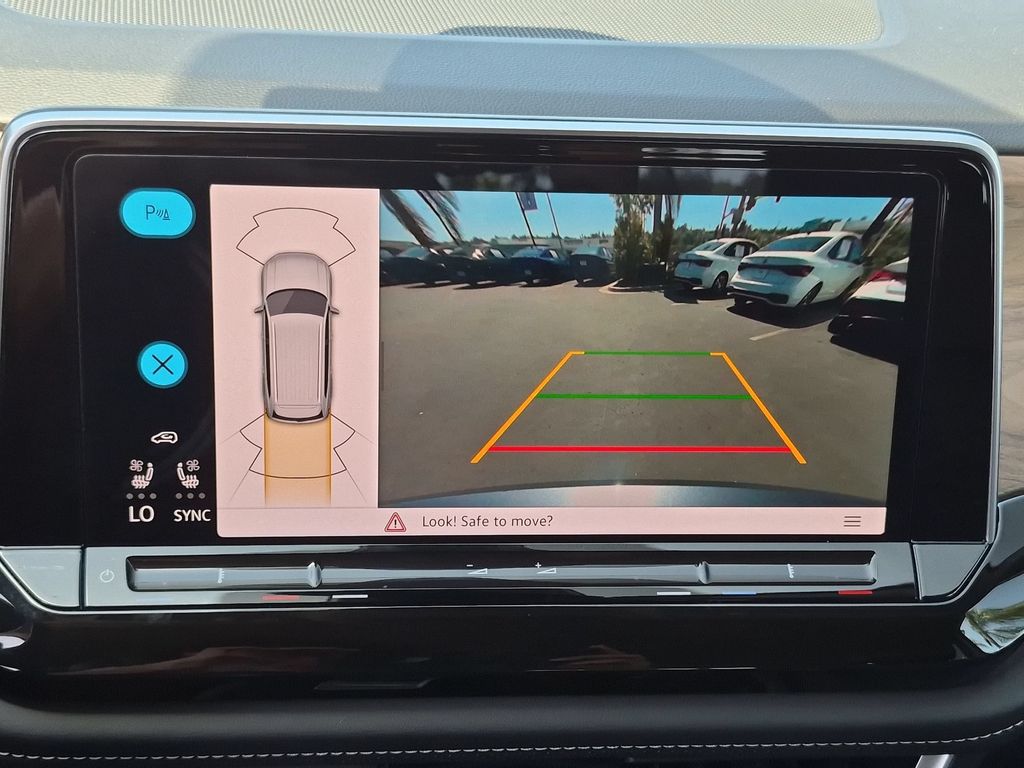 2025 Volkswagen Atlas SE w/Tech - Photo 18