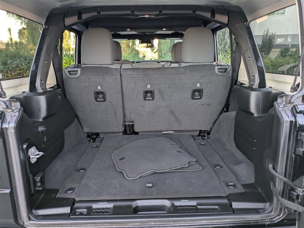 Thumbnail: 2024 Jeep Wrangler - 27