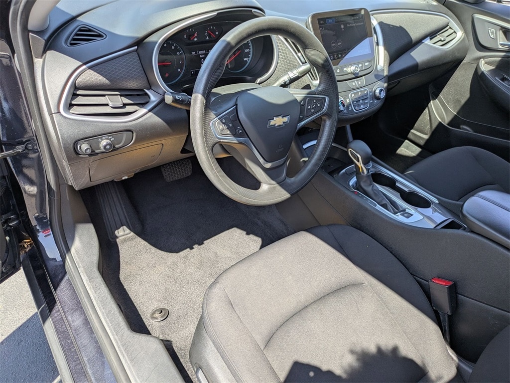 Thumbnail: 2023 Chevrolet Malibu - 17