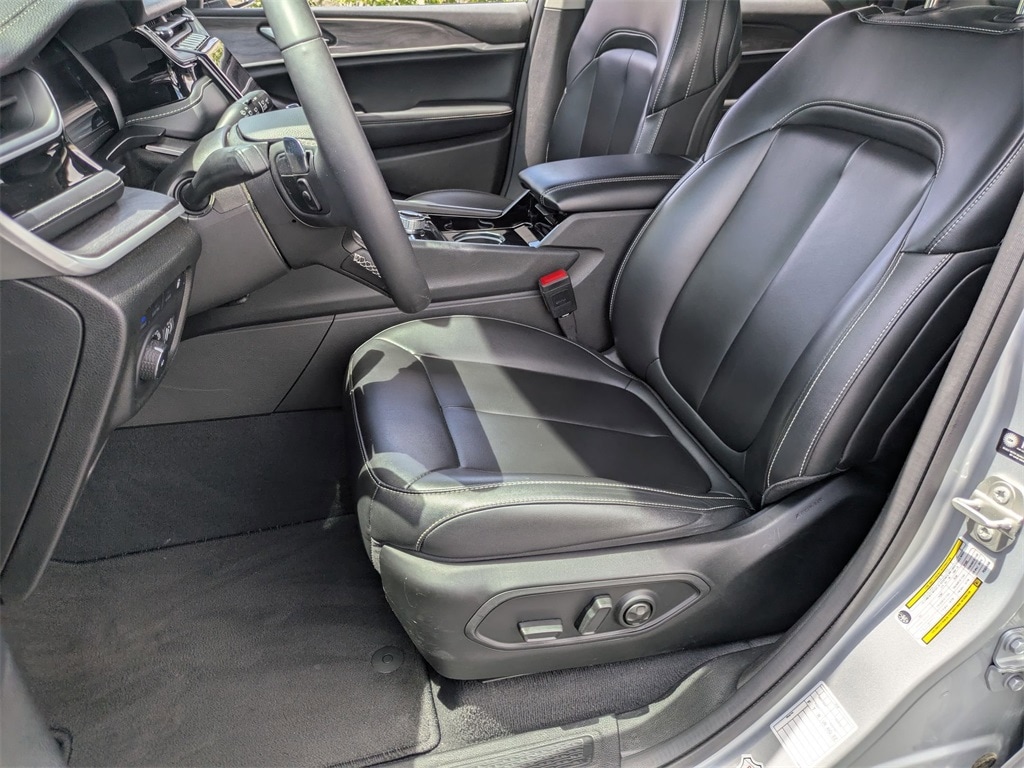 2023 Jeep Grand Cherokee 4xe 17
