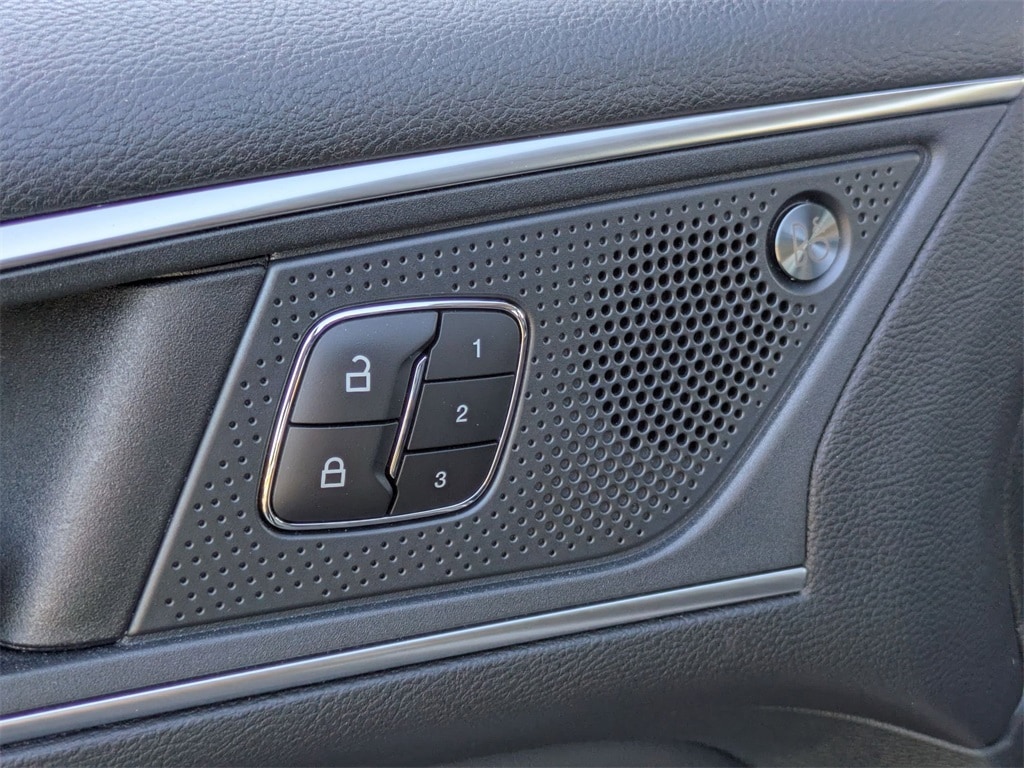 Thumbnail: 2024 Ford Edge - 17