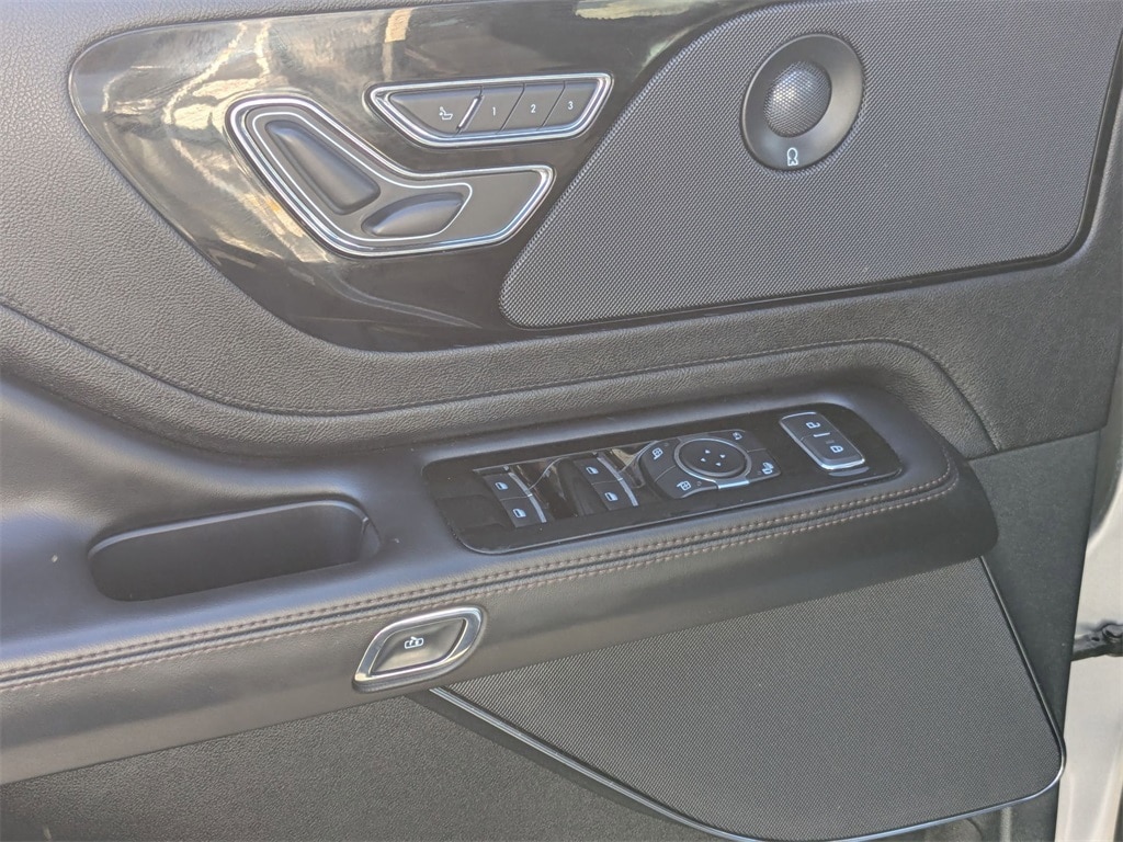 Thumbnail: 2024 Lincoln Aviator - 16