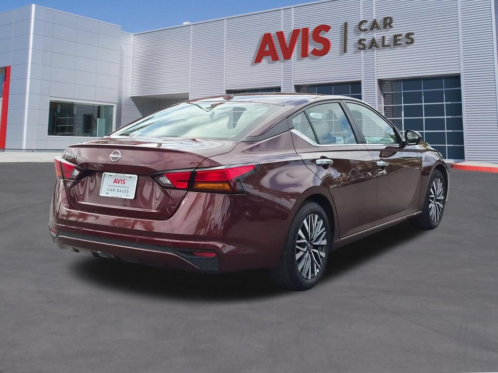 2025 Nissan Altima SV - Photo 6