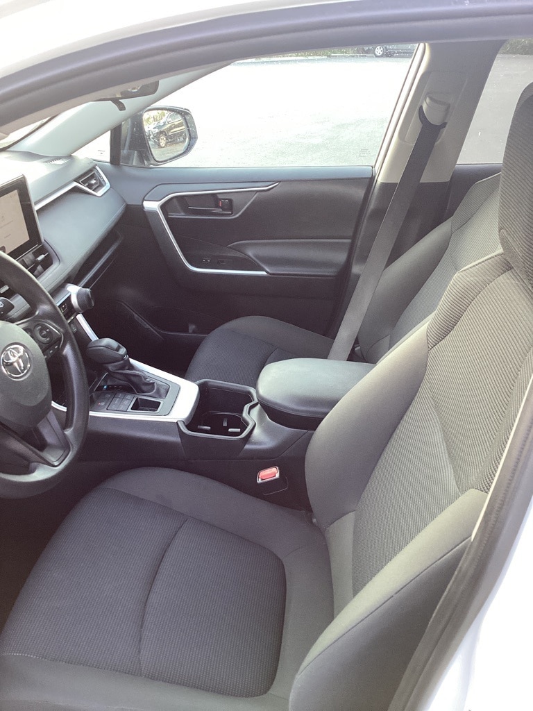 Thumbnail: 2024 Toyota RAV4 - 9