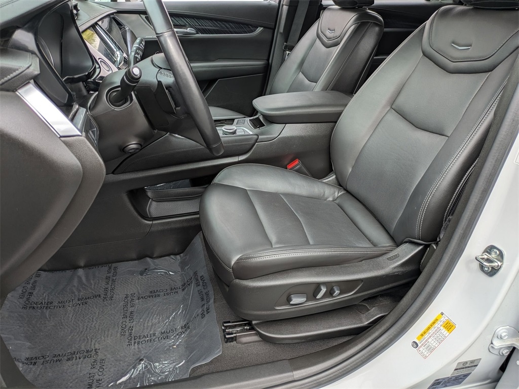 Thumbnail: 2023 Cadillac XT6 - 14