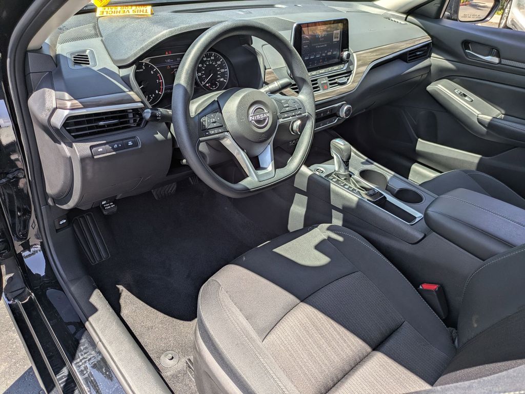 Thumbnail: 2025 Nissan Altima - 17