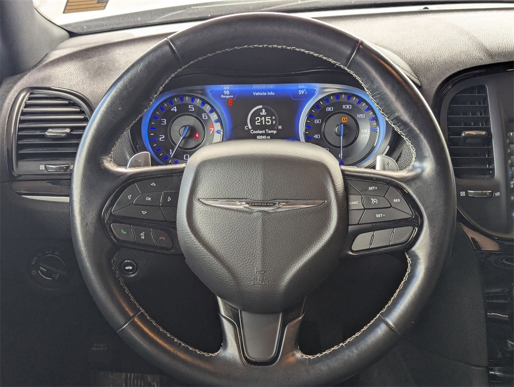 Thumbnail: 2022 Chrysler 300 - 24