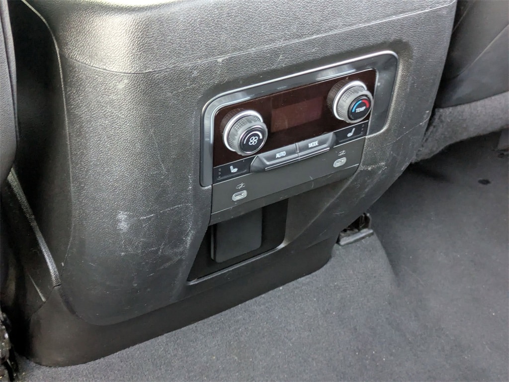 Thumbnail: 2023 Chevrolet Suburban - 26