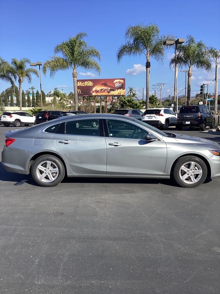 Thumbnail: 2024 Chevrolet Malibu - 3