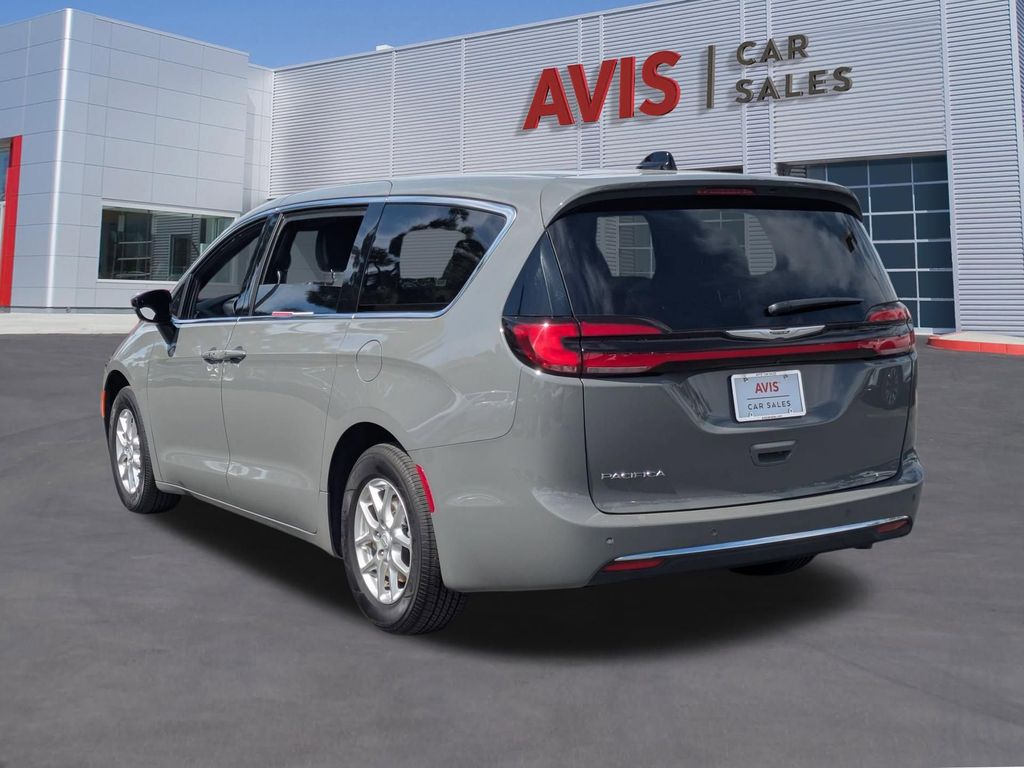Thumbnail: 2025 Chrysler Pacifica - 9