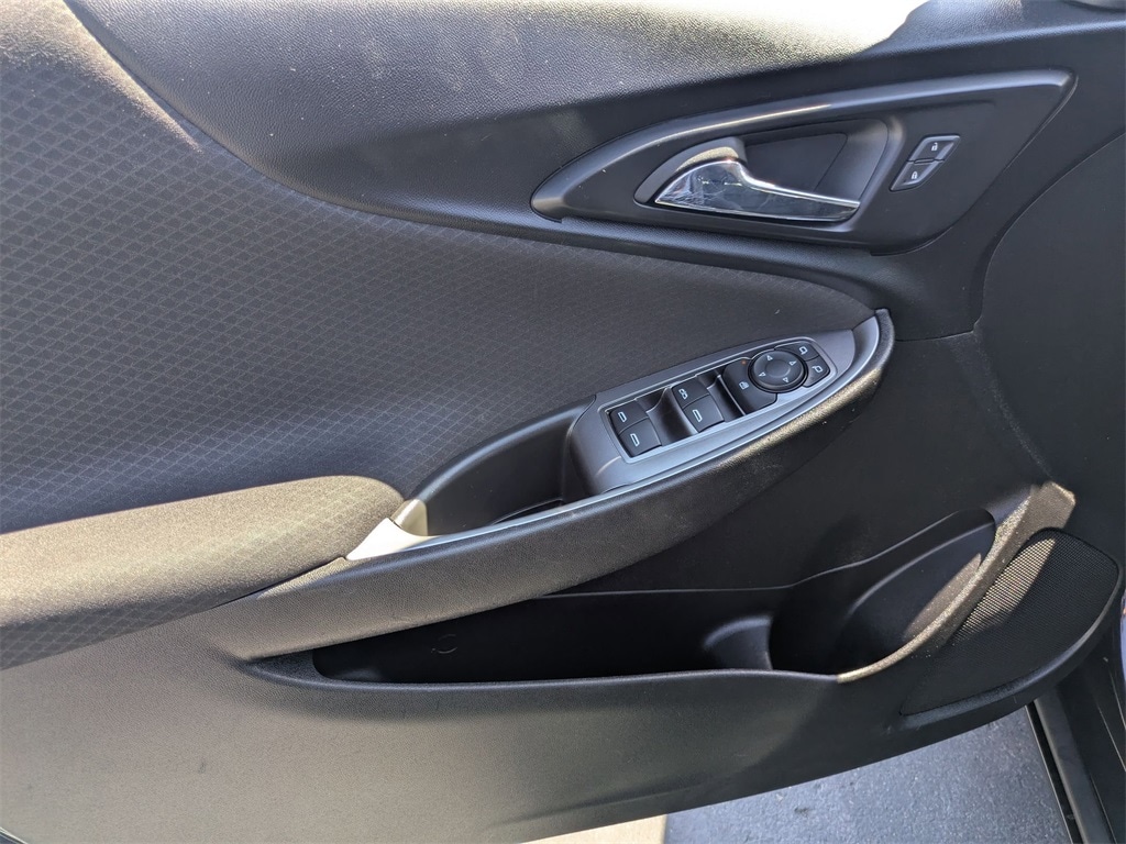 Thumbnail: 2023 Chevrolet Malibu - 14