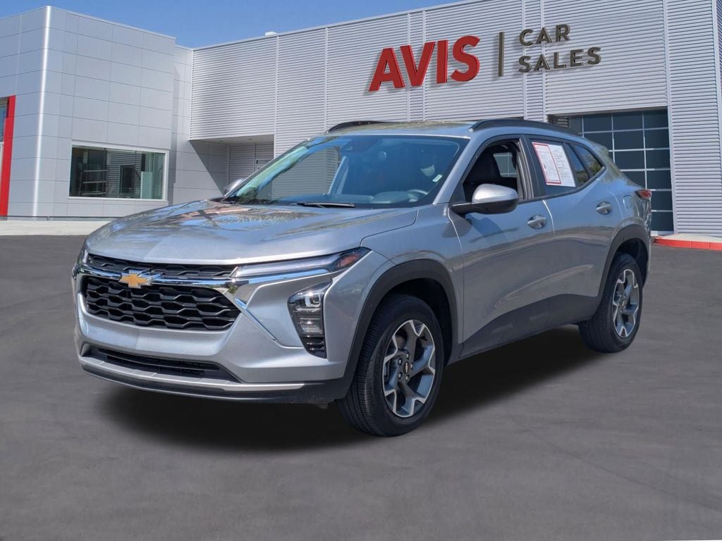 2025 Chevrolet Trax LT's photo