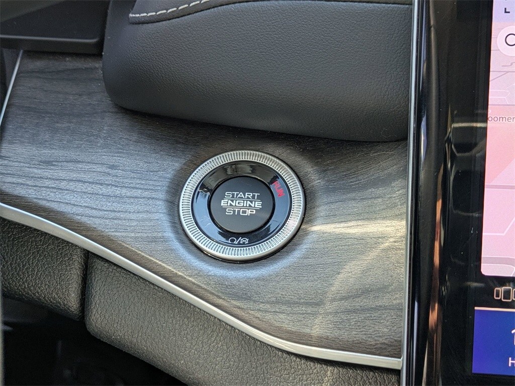 Thumbnail: 2023 Jeep Grand Cherokee - 21