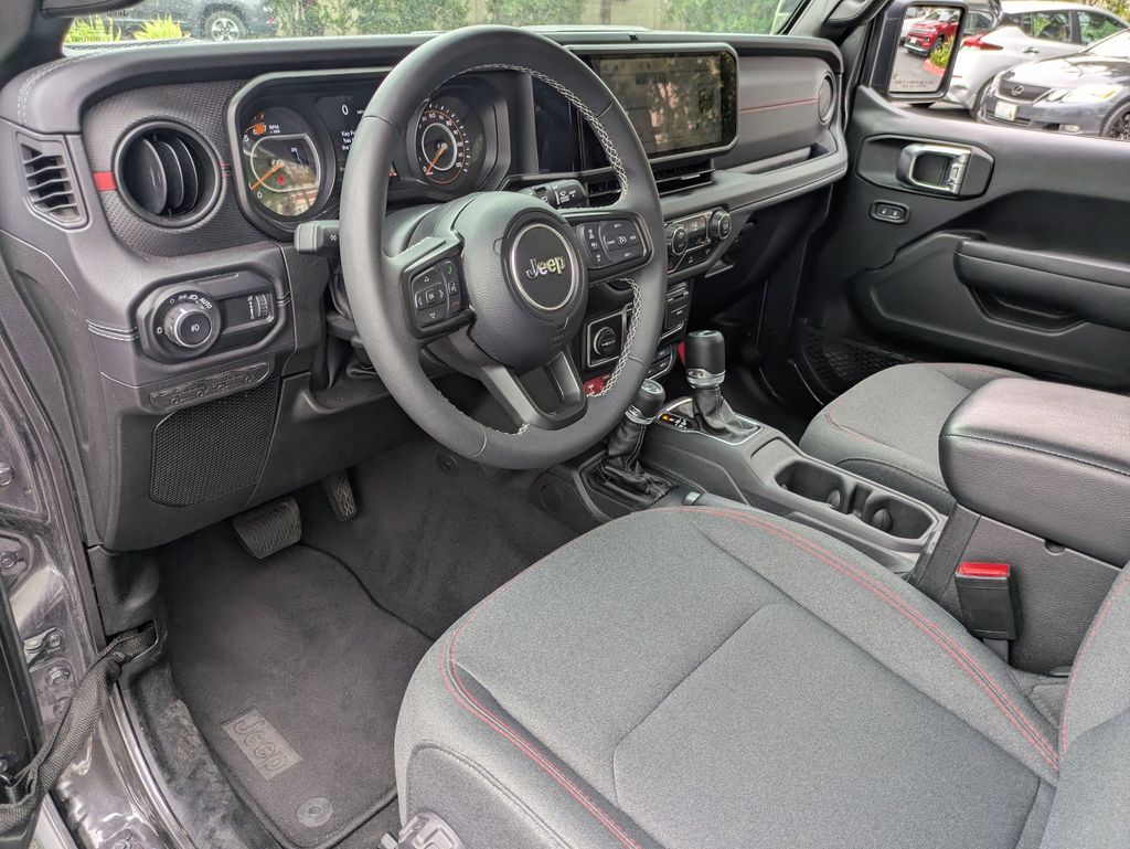 Thumbnail: 2025 Jeep Wrangler - 17